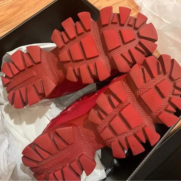Prada Thunder cloudburst size 11m